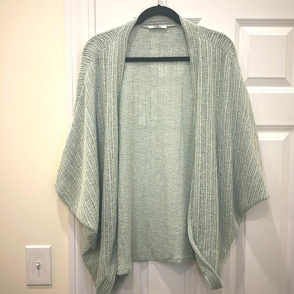 Women’s light weight cardigan
